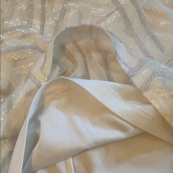 White and silver lined mesh sequin mini skirt - Picture 4 of 9